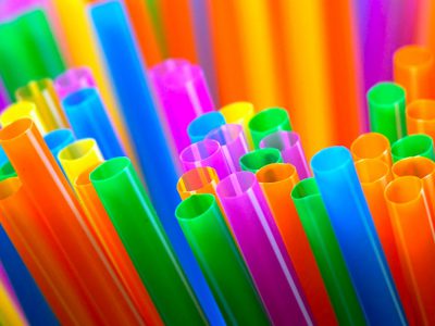 Eliminar canudos plásticos até 2020